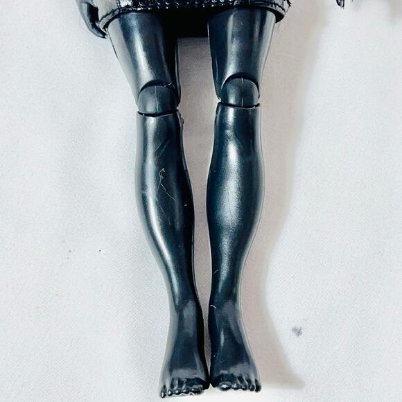 Rainbow High Shadow High Series 1 Shanelle Onyx Grayscale Fashion Doll Outfit - Picture 9 of 11